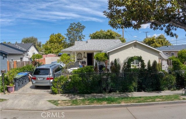 2005 W 11th, Santa Ana, CA 92703