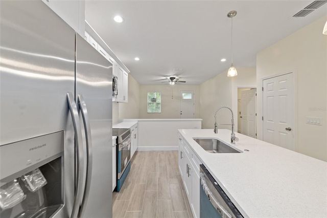 47 SEQUOIA LOOP, Ocklawaha, FL 32179