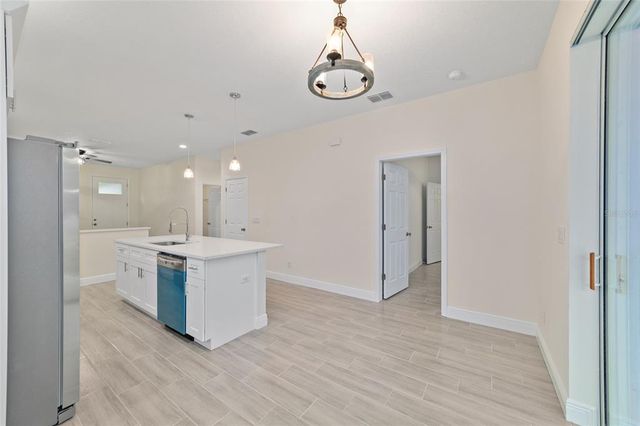 47 SEQUOIA LOOP, Ocklawaha, FL 32179