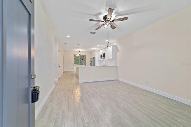 47 SEQUOIA LOOP, Ocklawaha, FL 32179