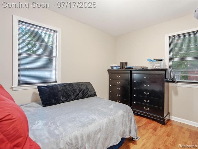 3328 Mills Acres Street, Flint, MI 48506