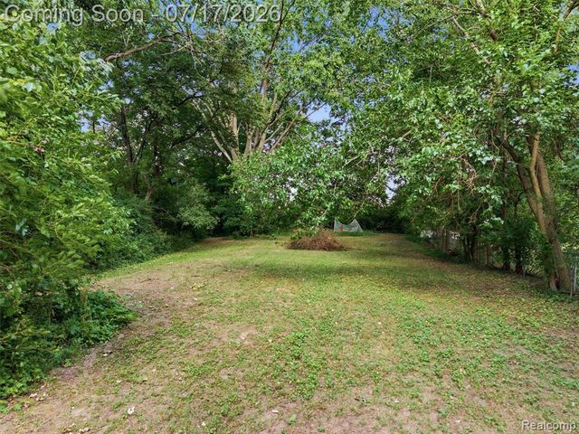 3328 Mills Acres Street, Flint, MI 48506