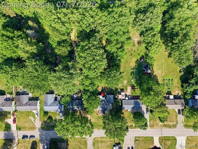 3328 Mills Acres Street, Flint, MI 48506