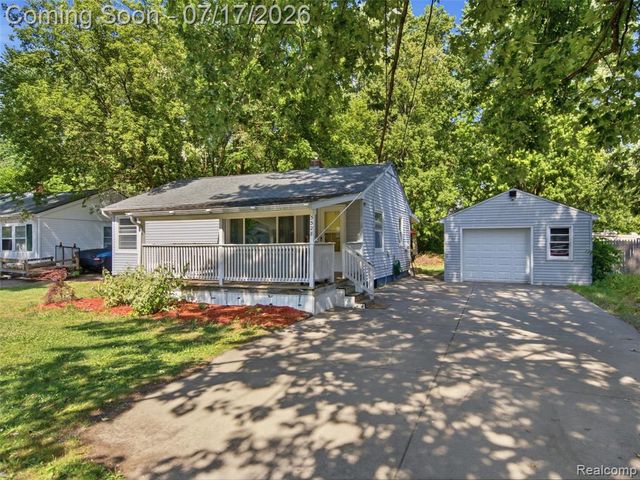 3328 Mills Acres Street, Flint, MI 48506