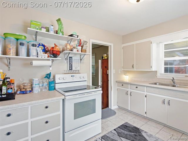 3328 Mills Acres Street, Flint, MI 48506