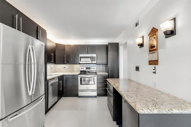 18071 Biscayne Boulevard 303, Aventura, FL 33160