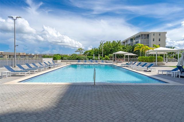 18071 Biscayne Boulevard 303, Aventura, FL 33160