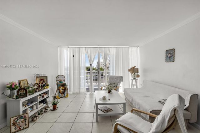 18071 Biscayne Boulevard 303, Aventura, FL 33160