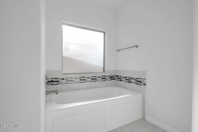 912 BRASS HILL Avenue, Santa Teresa, NM 88008
