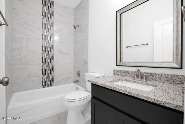 912 BRASS HILL Avenue, Santa Teresa, NM 88008