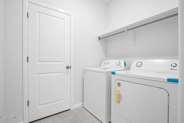 912 BRASS HILL Avenue, Santa Teresa, NM 88008