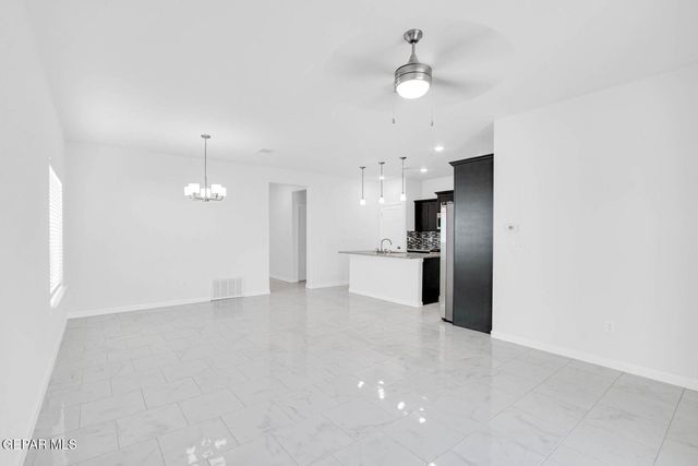 912 BRASS HILL Avenue, Santa Teresa, NM 88008