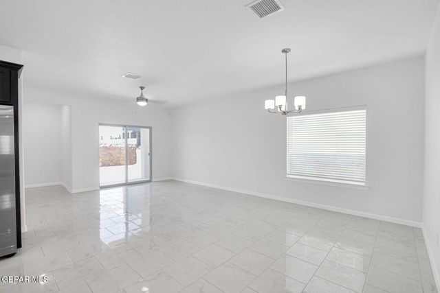 912 BRASS HILL Avenue, Santa Teresa, NM 88008