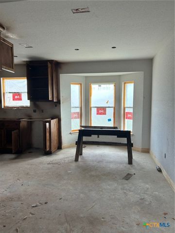 102 E Blancas Drive, Copperas Cove, TX 76522