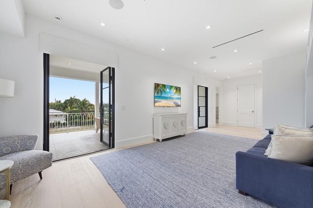 248 E Lakewood Road, West Palm Beach, FL 33405