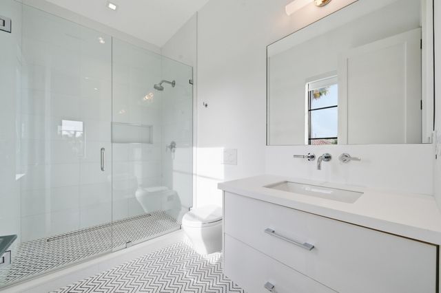 248 E Lakewood Road, West Palm Beach, FL 33405