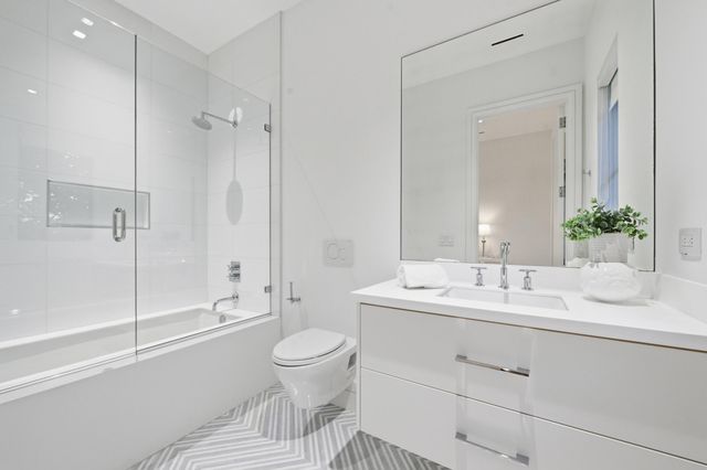 248 E Lakewood Road, West Palm Beach, FL 33405