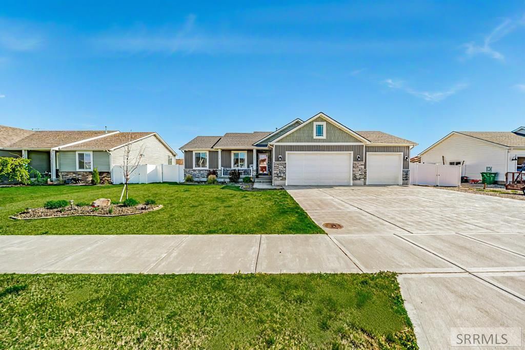 Image 2 of property listing at 4372 Arcadia Road, Idaho Falls, ID 83401