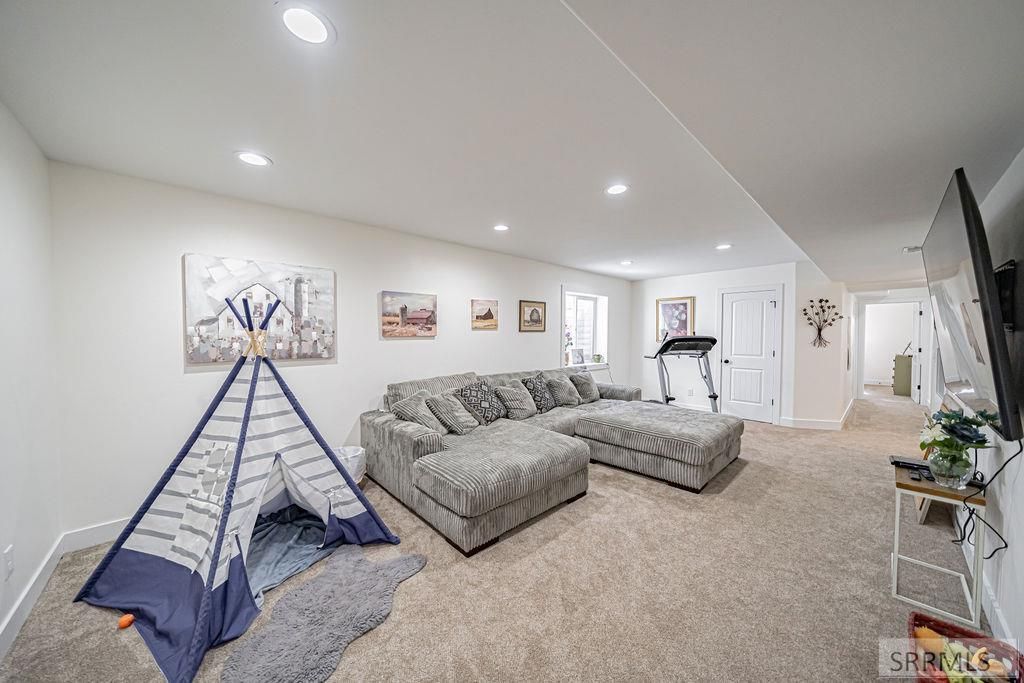 Image 35 of property listing at 4372 Arcadia Road, Idaho Falls, ID 83401