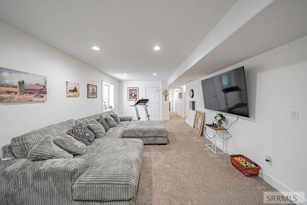 Image 36 of property listing at 4372 Arcadia Road, Idaho Falls, ID 83401