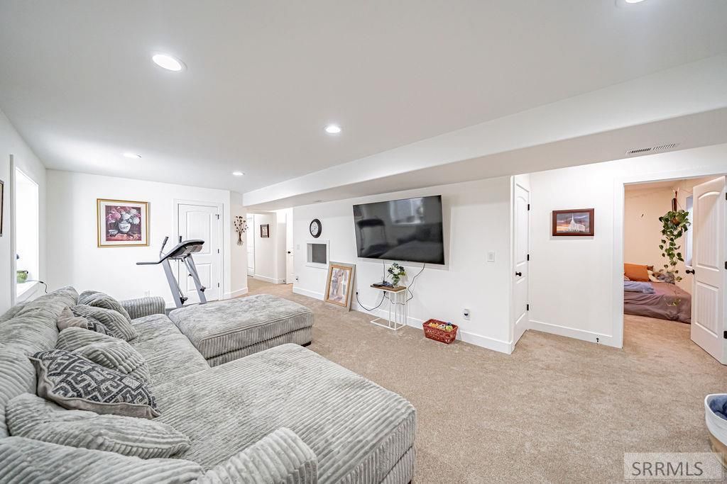 Image 37 of property listing at 4372 Arcadia Road, Idaho Falls, ID 83401