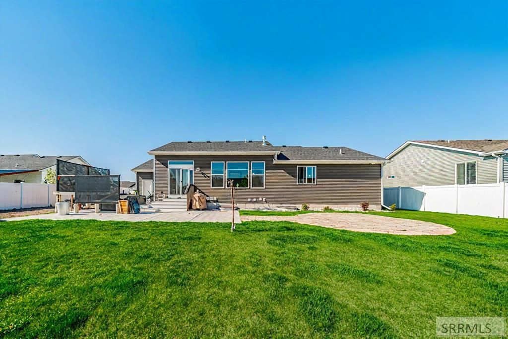 Image 4 of property listing at 4372 Arcadia Road, Idaho Falls, ID 83401