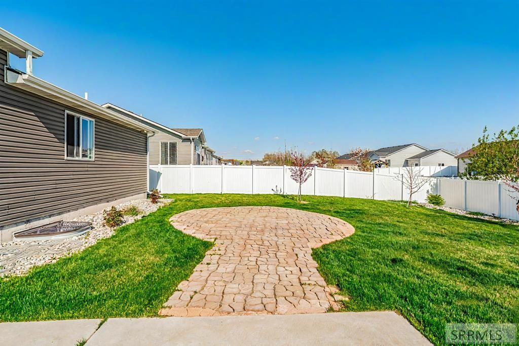 Image 5 of property listing at 4372 Arcadia Road, Idaho Falls, ID 83401
