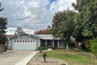 1927 S Chinowth Street, Visalia, CA 93277