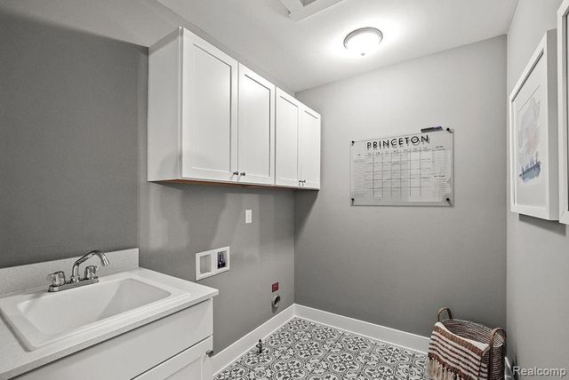 3762 Kinsley Boulevard, Ann Arbor, MI 48105