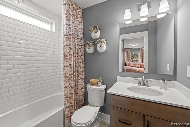 3762 Kinsley Boulevard, Ann Arbor, MI 48105