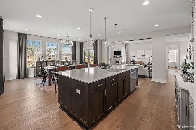 3762 Kinsley Boulevard, Ann Arbor, MI 48105