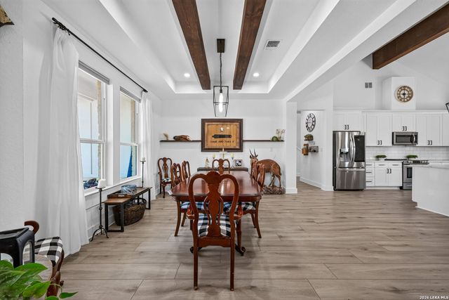 335 SADDLE MOUNTAIN DR, Boerne, TX 78006