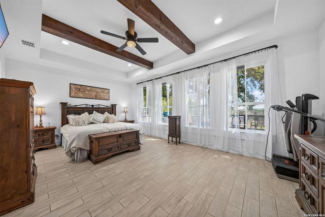 335 SADDLE MOUNTAIN DR, Boerne, TX 78006