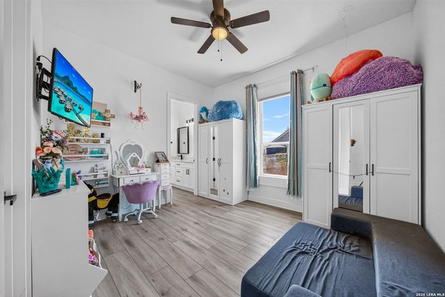 335 SADDLE MOUNTAIN DR, Boerne, TX 78006