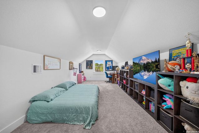 335 SADDLE MOUNTAIN DR, Boerne, TX 78006