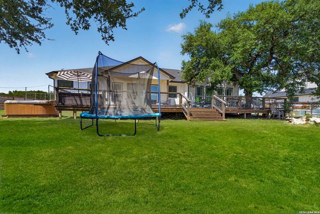 335 SADDLE MOUNTAIN DR, Boerne, TX 78006