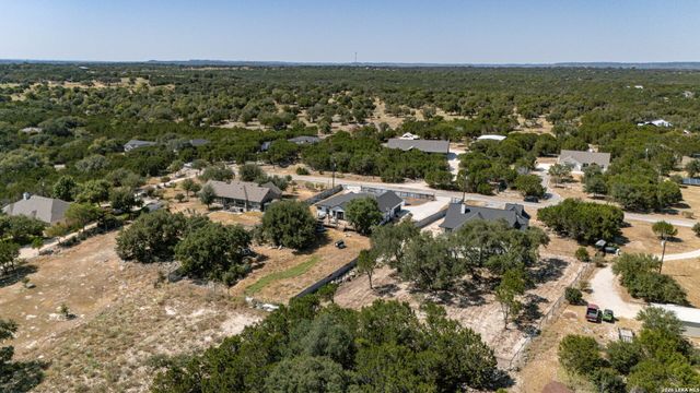 335 SADDLE MOUNTAIN DR, Boerne, TX 78006