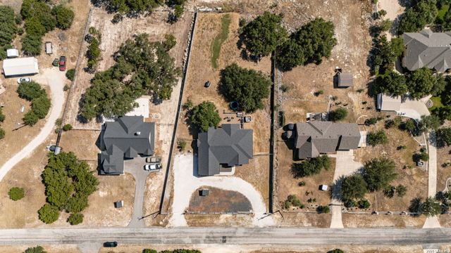 335 SADDLE MOUNTAIN DR, Boerne, TX 78006