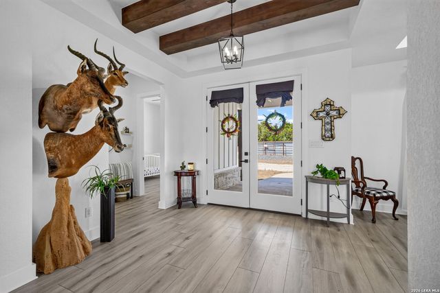335 SADDLE MOUNTAIN DR, Boerne, TX 78006