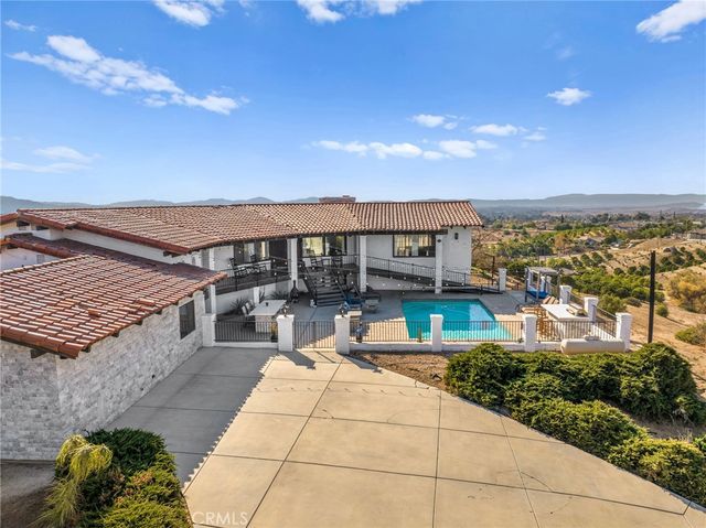 38225 Camino Sierra Road, Temecula, CA 92592