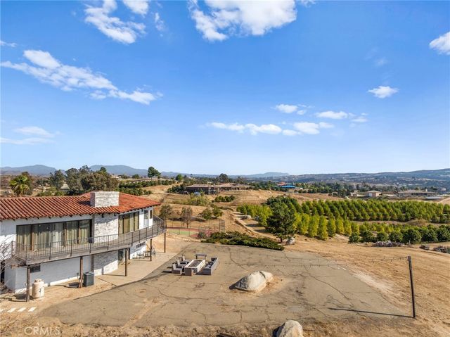 38225 Camino Sierra Road, Temecula, CA 92592