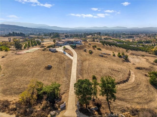 38225 Camino Sierra Road, Temecula, CA 92592
