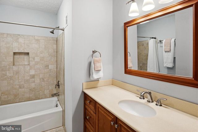 6111 DRY LEAF PATH, Columbia, MD 21044
