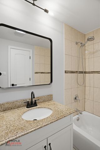 5500 W 83rd Place, Burbank, IL 60459