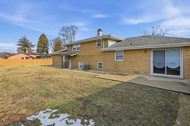 5500 W 83rd Place, Burbank, IL 60459