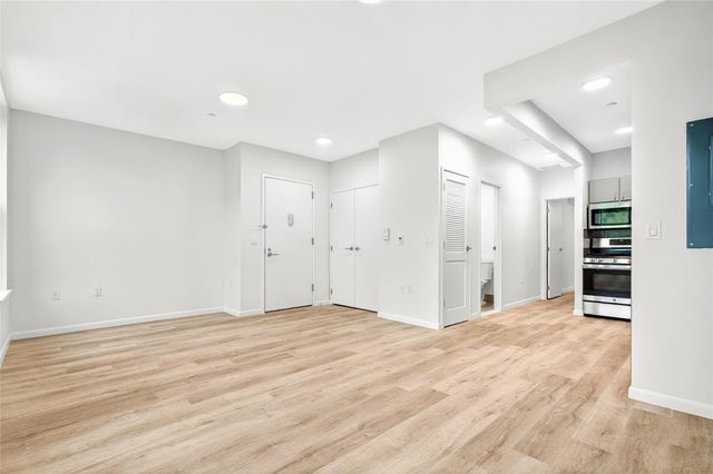 359 Bronx River Avenue 3B, Bronx, NY 10473