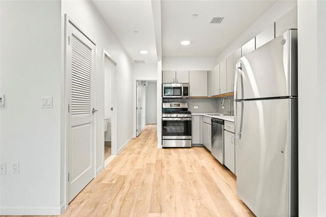 359 Bronx River Avenue 3B, Bronx, NY 10473