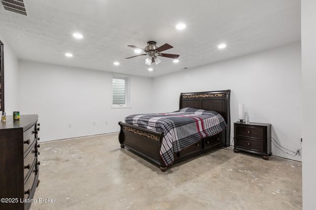 1423 Sullivan Ln, Bardstown, KY 40004