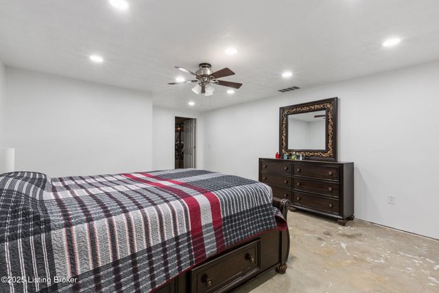 1423 Sullivan Ln, Bardstown, KY 40004