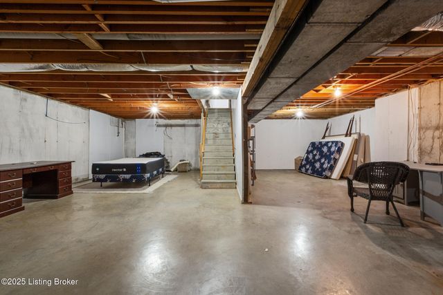 1423 Sullivan Ln, Bardstown, KY 40004